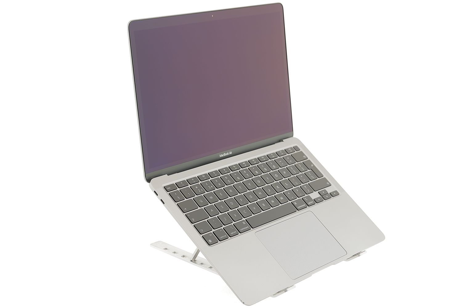 Apple MacBook Air 13″ 2020, i3 1.1 GHz, 8 GB, Intel Iris Plus 256 GB Space Gray - Много добро