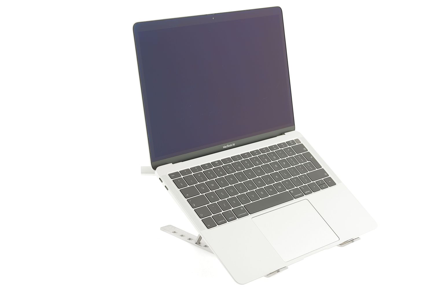 Apple MacBook Air 13″ 2019, i5 1.6 GHz, 8 GB, Intel UHD Graphics 617 128 GB Silver - Újszerű