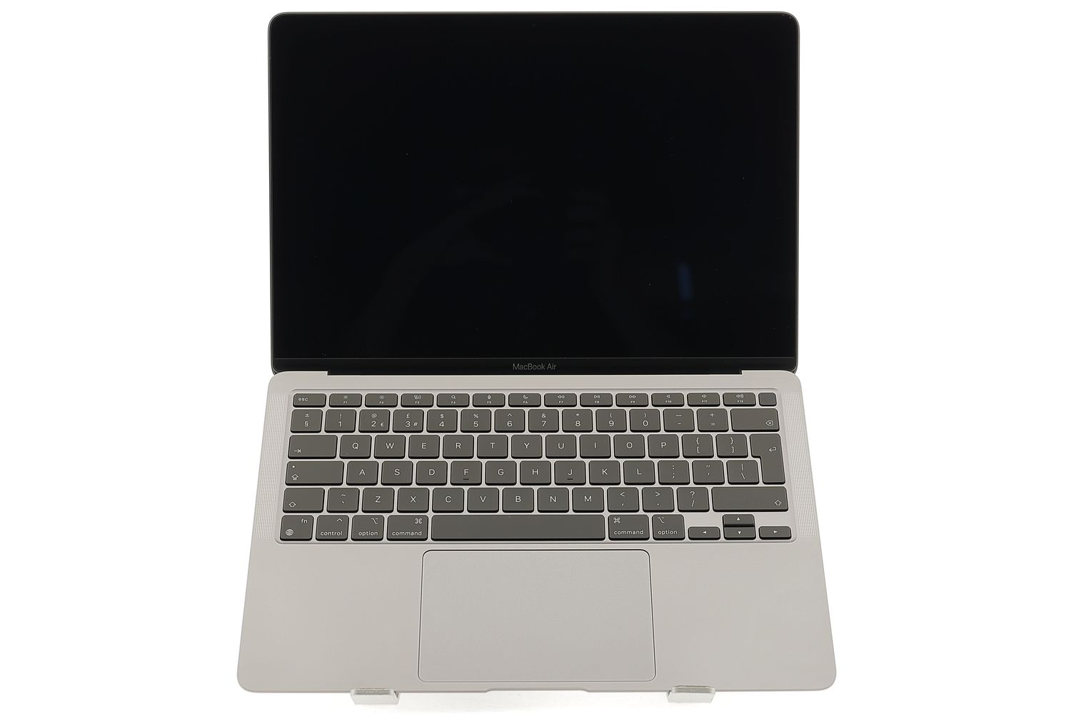 Apple MacBook Air 13″ 2020, i5 1.1 GHz, 8 GB, Intel Iris Plus 256 GB Space Gray - Foarte bun