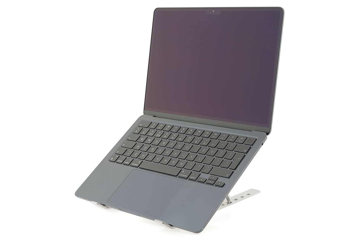 Apple MacBook Air 13″ 2024, M3 8 Cores, 8 GB, 8 core GPU 256 GB Midnight - Foarte bun