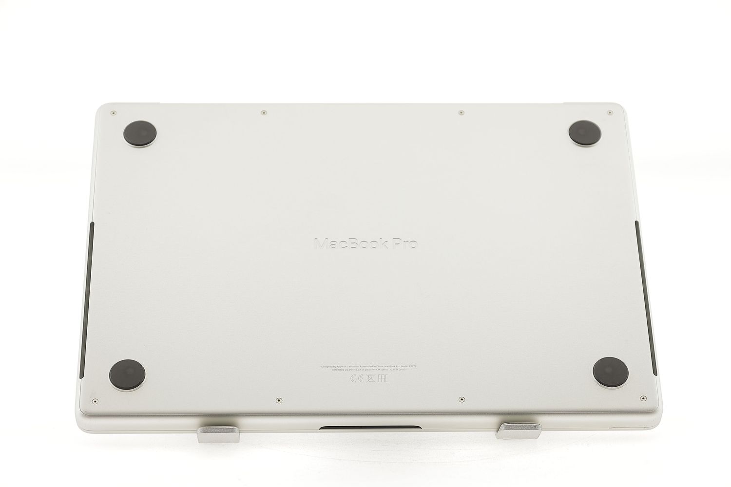 Apple MacBook Pro 14″ 2023, M2 Pro 10 Cores, 16 GB, 16 core GPU 512 GB Silver - Kiváló