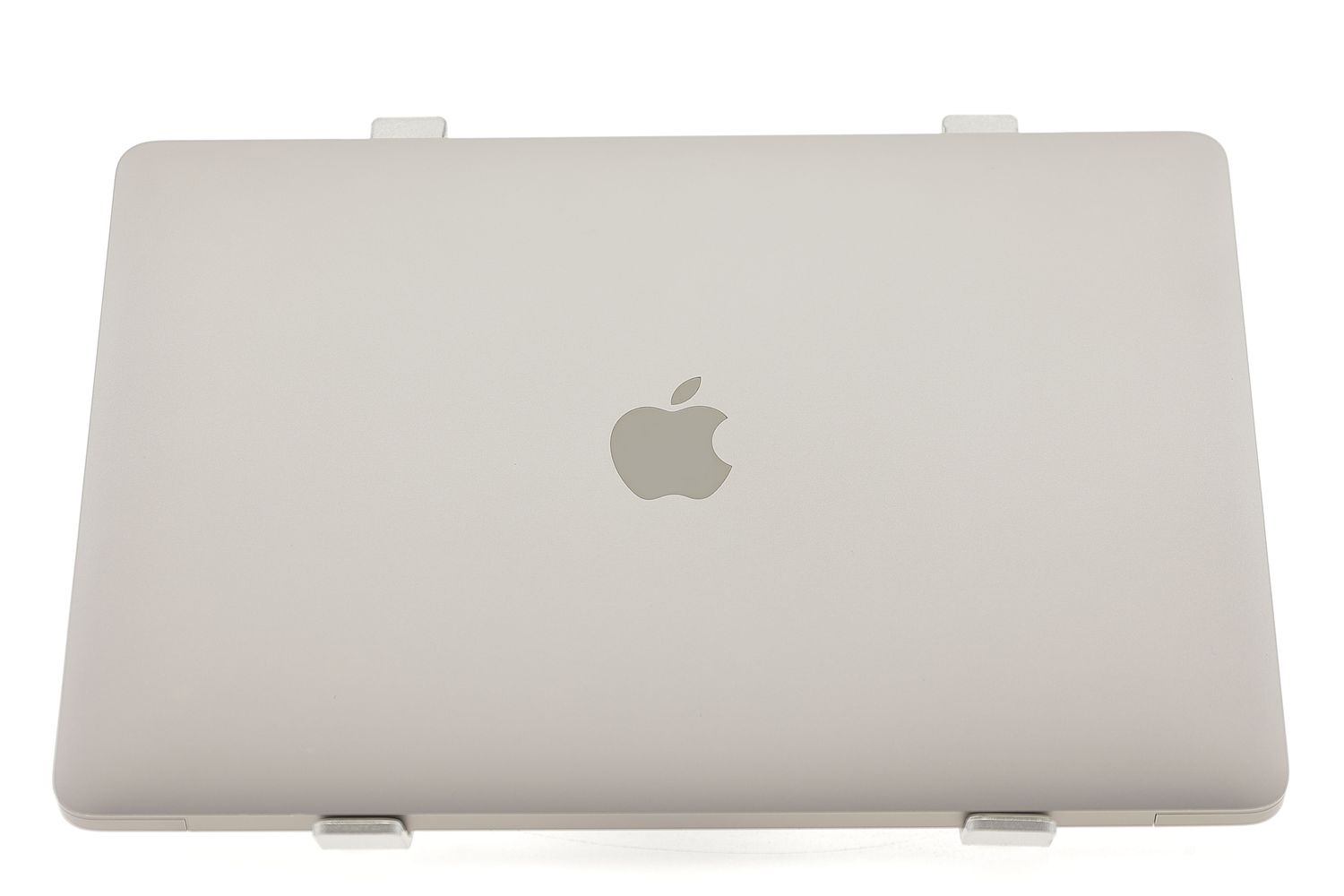 Apple MacBook Air 13″ 2020, i5 1.1 GHz, 8 GB, Intel Iris Plus 256 GB Space Gray - Kiváló