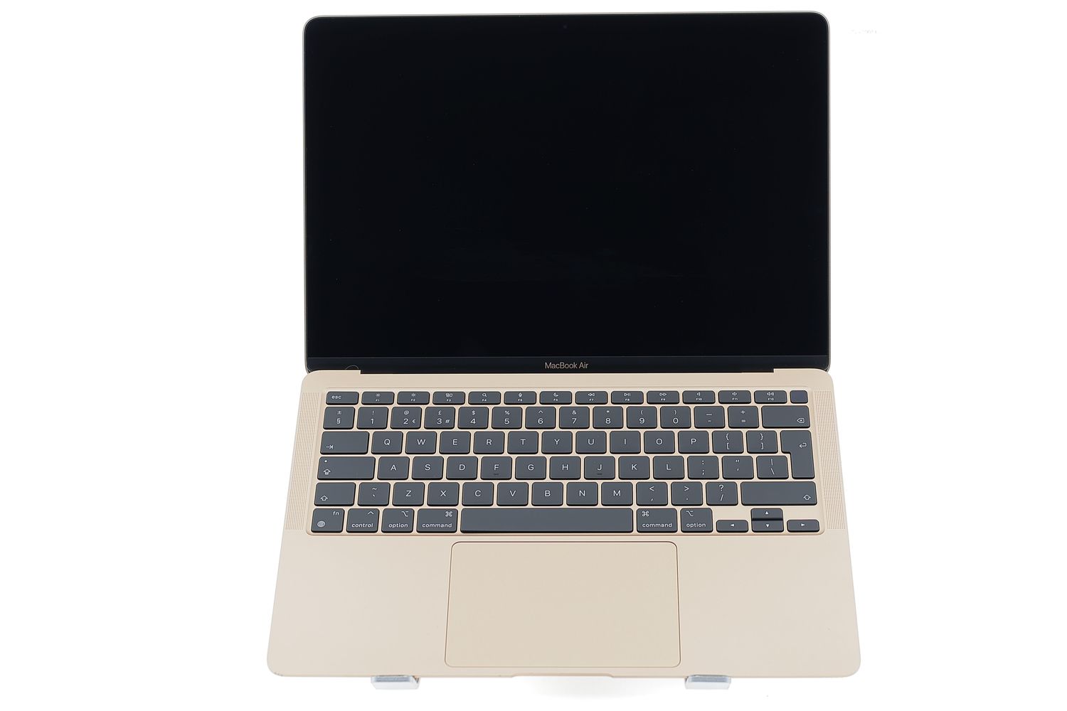 Apple MacBook Air 13″ 2020, M1 8 Cores, 8 GB, 7 core GPU 256 GB Gold - Много добро