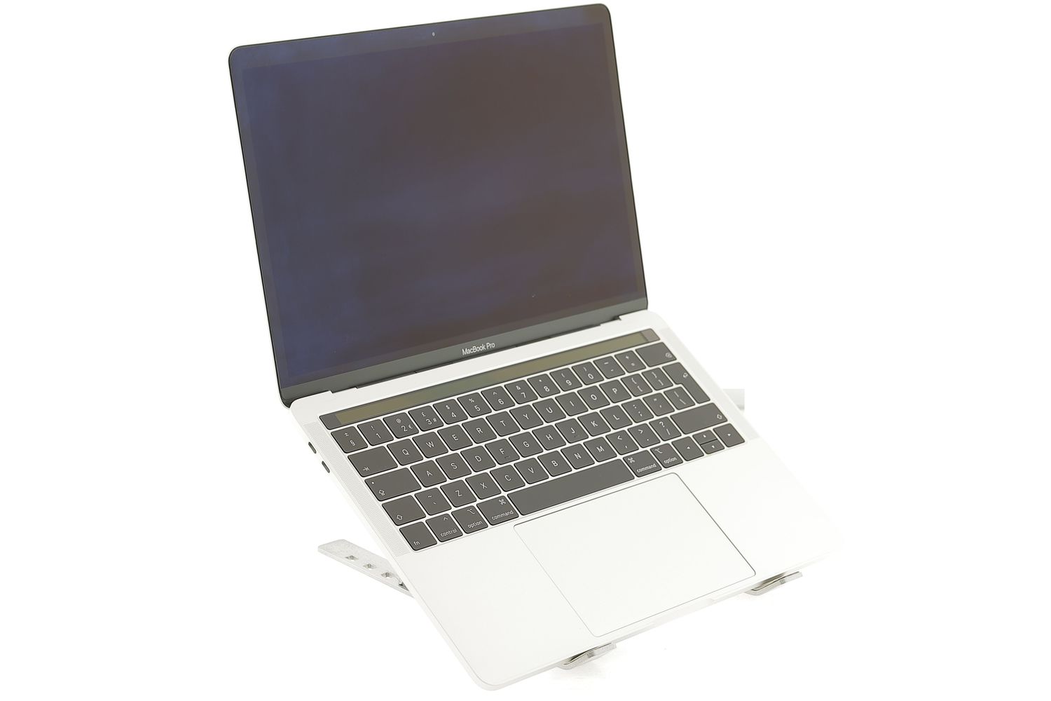 Apple MacBook Pro 13″ Touch Bar 2019, i5 1.4 GHz, 8 GB, Iris Plus Graphics 645 128 GB Silver - Excelent