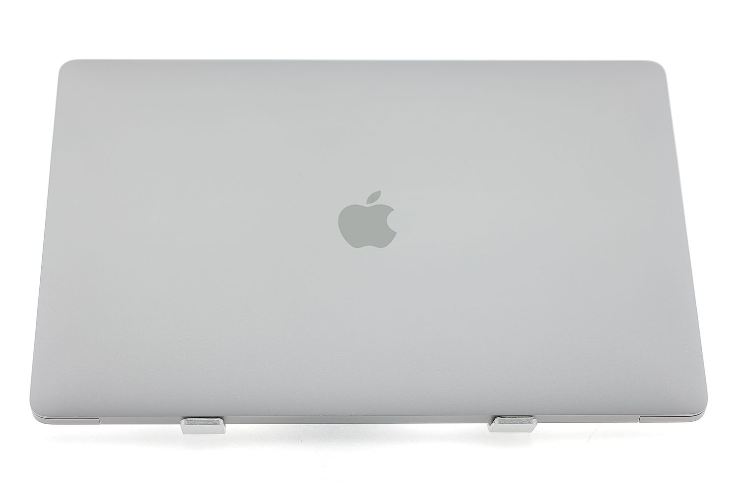 Apple MacBook Pro 15″ Touch Bar 2018, i7 2.6 GHz, 16 GB, AMD Radeon Pro 555X 512 GB Space Gray - Отлично