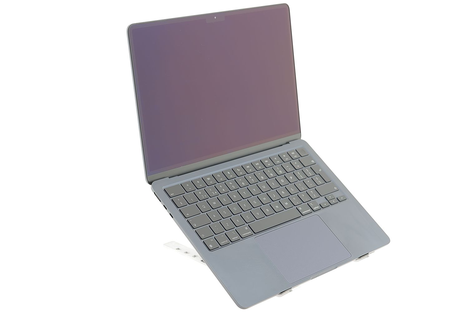 Apple MacBook Air 13″ 2022, M2 8 Cores, 8 GB, 8 core GPU 256 GB Midnight - Като нов
