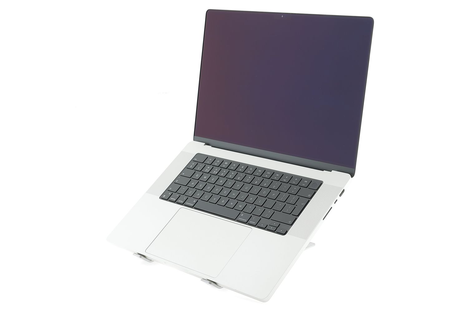 Apple MacBook Pro 16″ 2021, M1 Pro 10 Cores, 16 GB, 16 core GPU 512 GB Silver - Като нов
