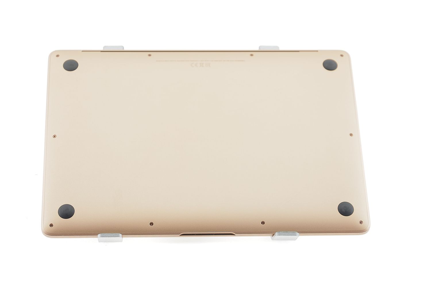 Apple MacBook Air 13″ 2020, M1 8 Cores, 8 GB, 7 core GPU 256 GB Gold - Много добро