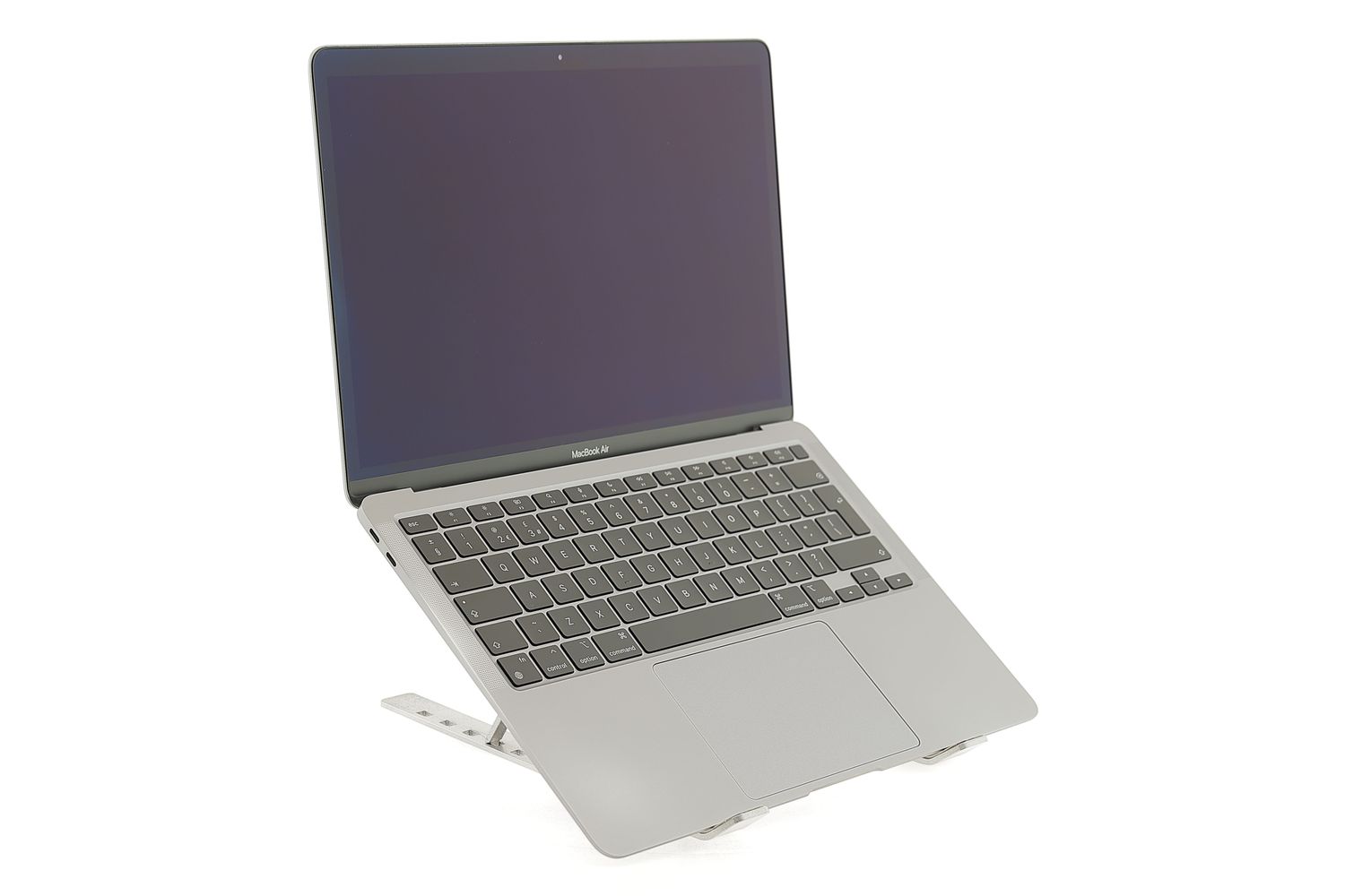 Apple MacBook Air 13″ 2020, M1 8 Cores, 16 GB, 7 core GPU 256 GB Space Gray - Много добро
