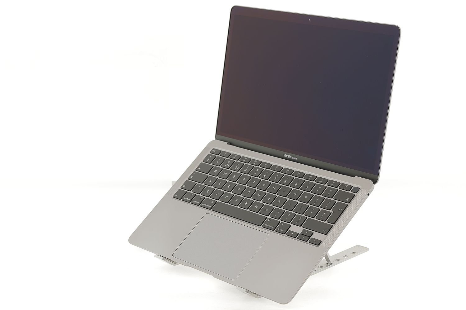 Apple MacBook Air 13″ 2020, i3 1.1 GHz, 8 GB, Intel Iris Plus 256 GB Space Gray - Excelent