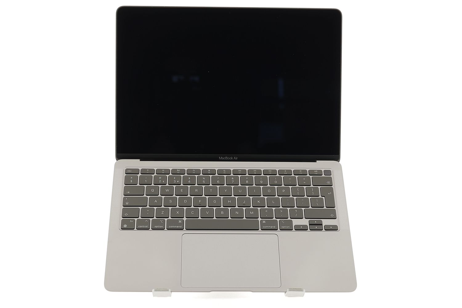 Apple MacBook Air 13″ 2020, i3 1.1 GHz, 8 GB, Intel Iris Plus 256 GB Space Gray - Excelent