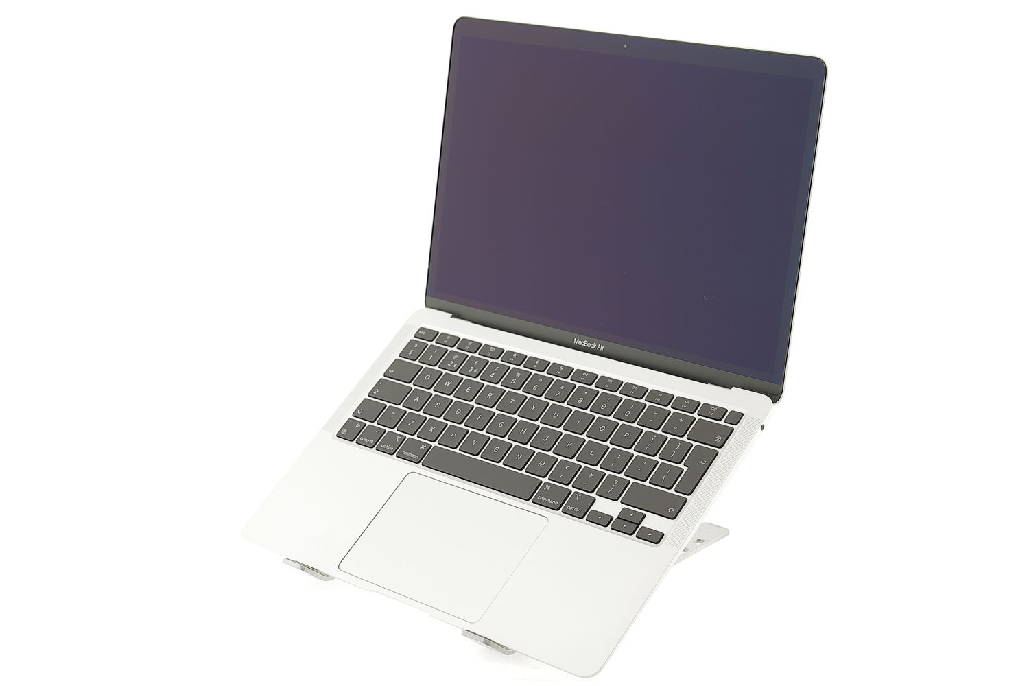 Apple MacBook Air 13″ 2020, i3 1.1 GHz, 8 GB, Intel Iris Plus 256 GB Silver - Ca nou