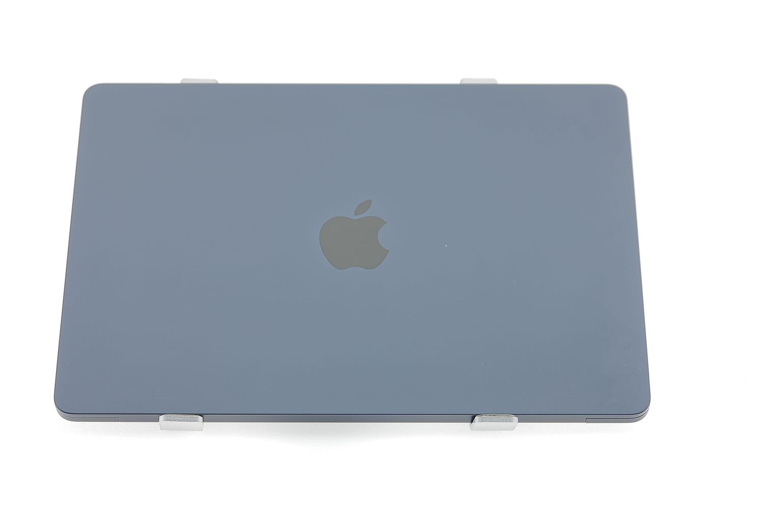 Apple MacBook Air 13″ 2022, M2 8 Cores, 16 GB, 8 core GPU 256 GB Midnight - Отлично