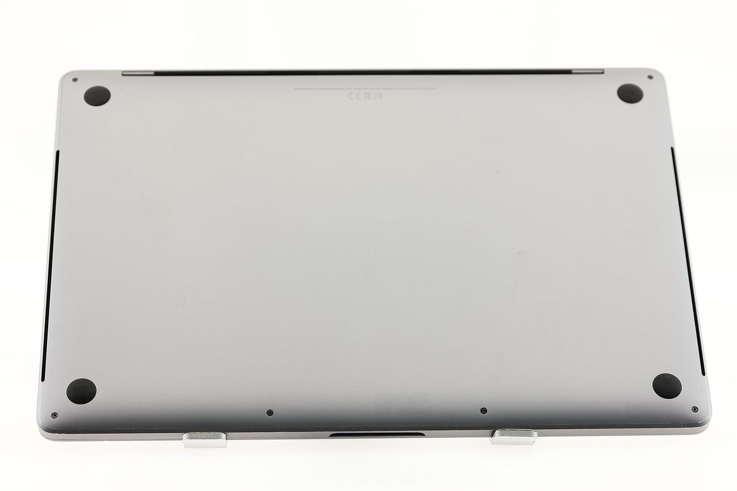 Apple MacBook Pro 15″ Touch Bar 2019, i7 2.6 GHz, 16 GB, AMD Radeon Pro 555X 512 GB Space Gray - Много добро