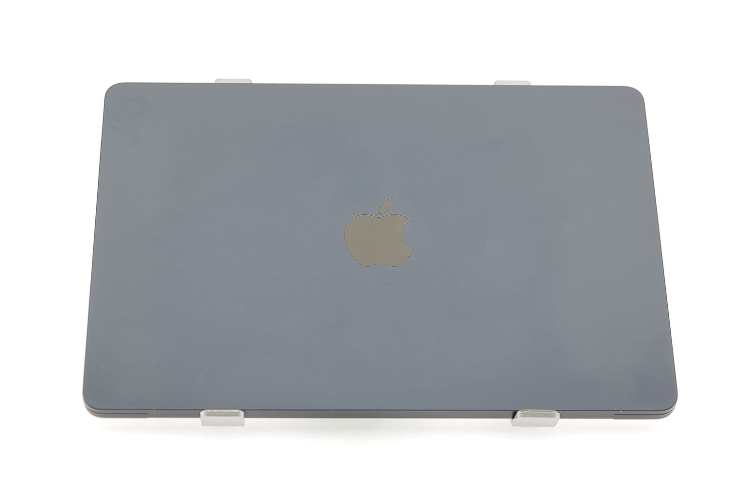 Apple MacBook Air 13″ 2022, M2 8 Cores, 8 GB, 10 core GPU 512 GB Midnight - Като нов