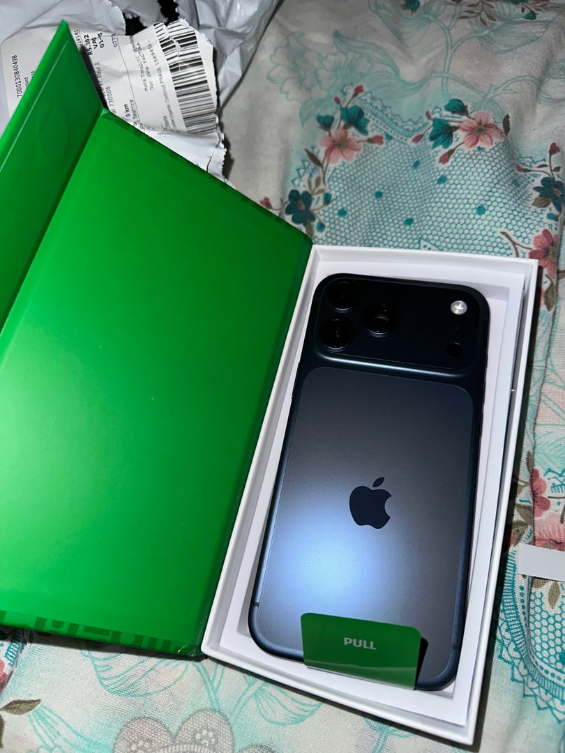 Apple iPhone 17 Pro Max, Deep Blue, 256 GB - de la 5.799 lei