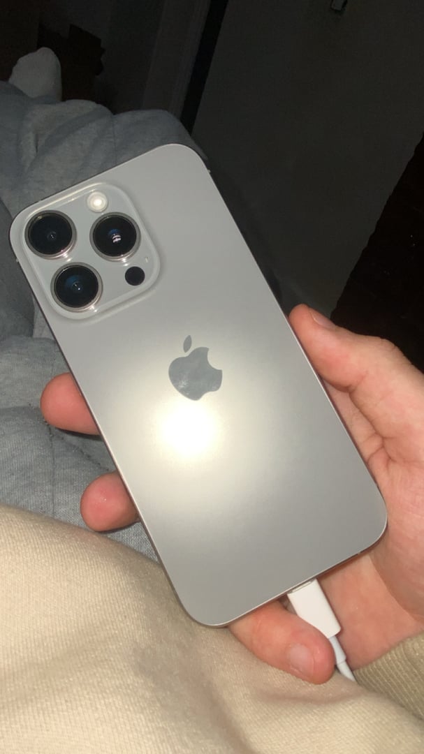 Apple iPhone 15 Pro, White Titanium, 128 GB - de la 2.799 lei
