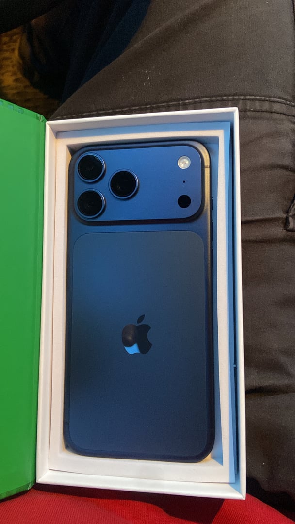 Apple iPhone 17 Pro Max, Deep Blue, 256 GB - de la 5.599 lei