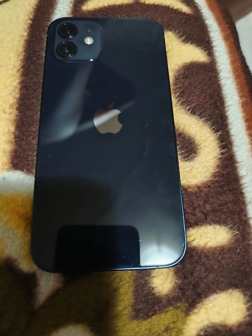 Apple, iPhone 12 Pro Telefoane cu pana la -40% mai ieftine | Flip.ro