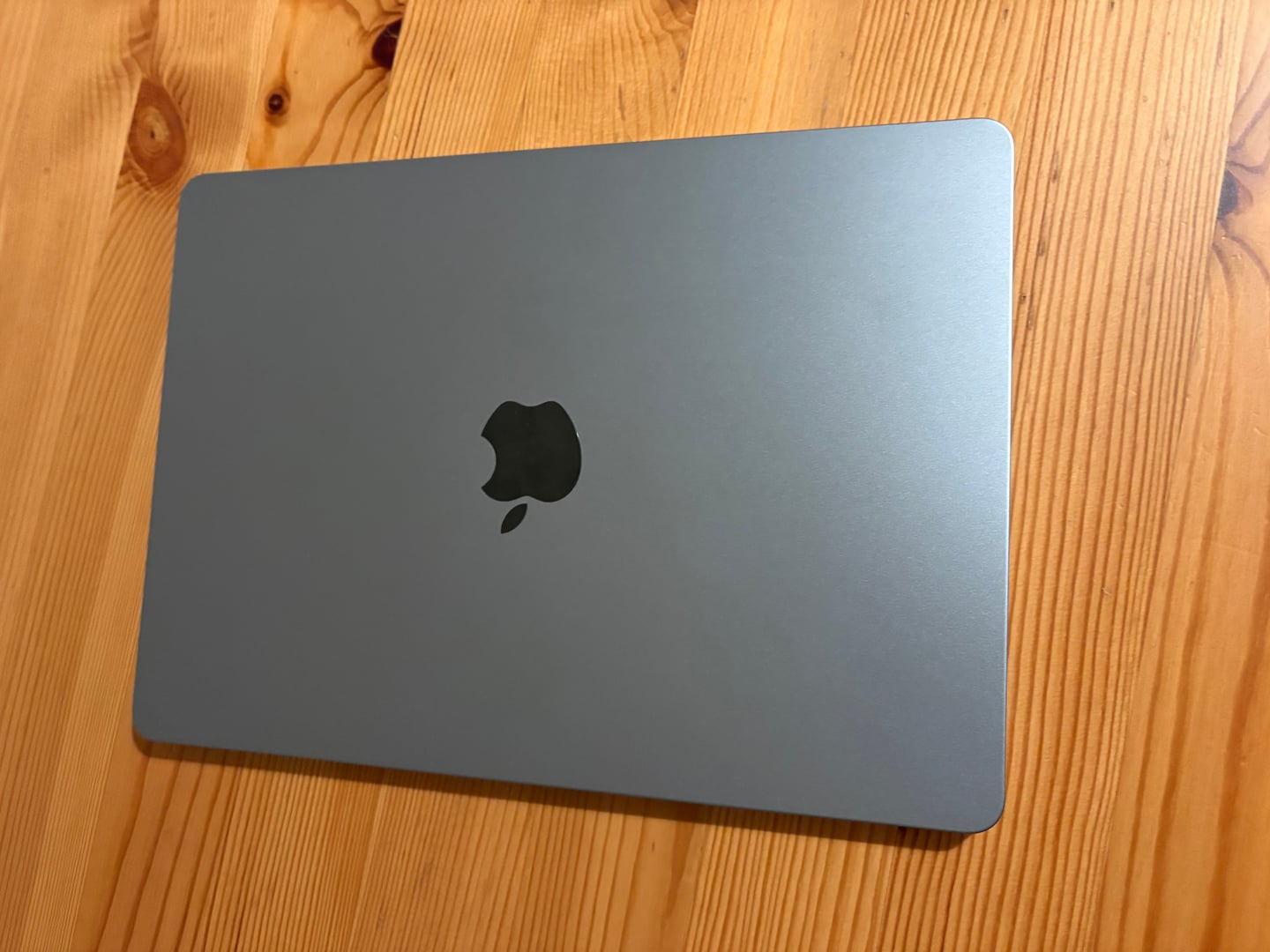 Apple MacBook Pro 13″ 2020, M1 8 Cores, 8 GB, 8 core GPU, Space