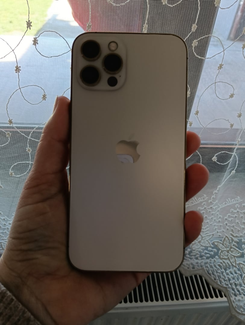 Apple, iPhone 15 Pro Telefoane cu pana la -40% mai ieftine | Flip.ro