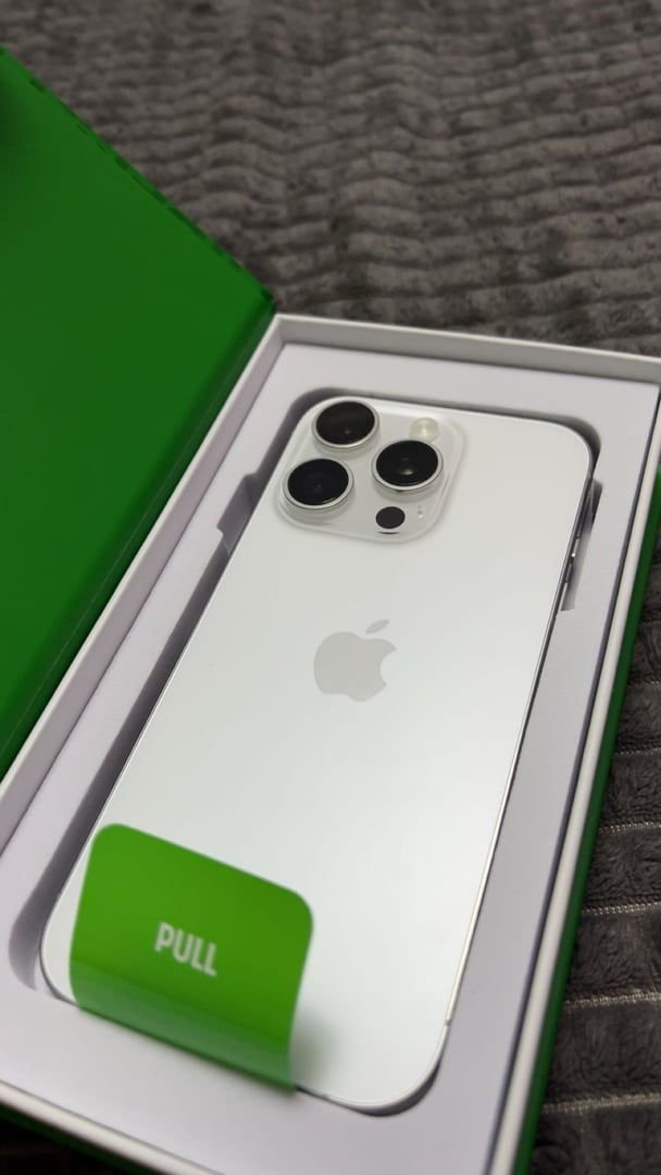 Apple iPhone 16 Pro, White Titanium, 256 GB - de la 3.889 lei